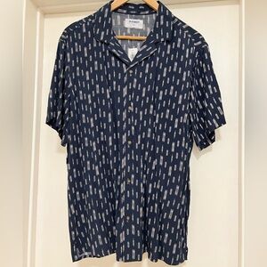NWT Men's Dark Blue Patterned Casual Shirt Size Medium